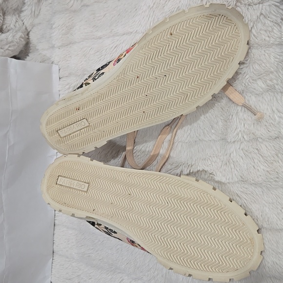 FARM Rio Romantic Garden Platform Sneakers Women’s Size 7.5 - Worn Only 3hrs! - Picture 6 of 7
